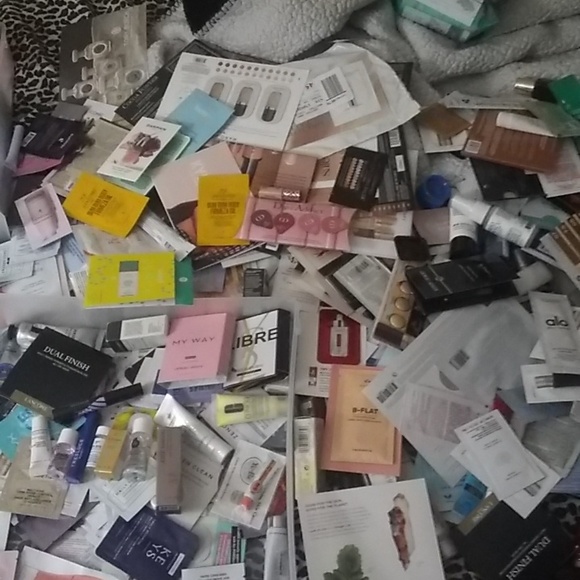 🆕 High end Make up/ Skincare mystery box - Picture 12 of 16